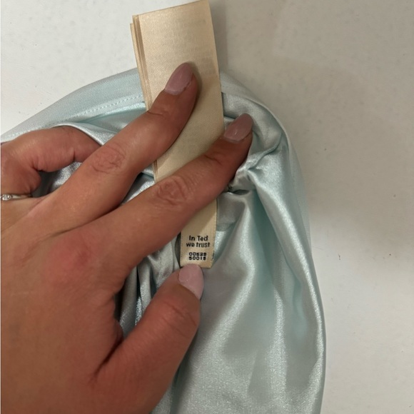 Beautiful flowy dress-BNWOT - Picture 8 of 10